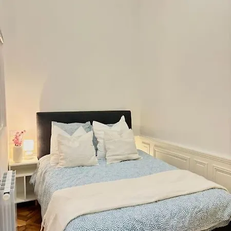 Luxueux A Notre-dame Apartment